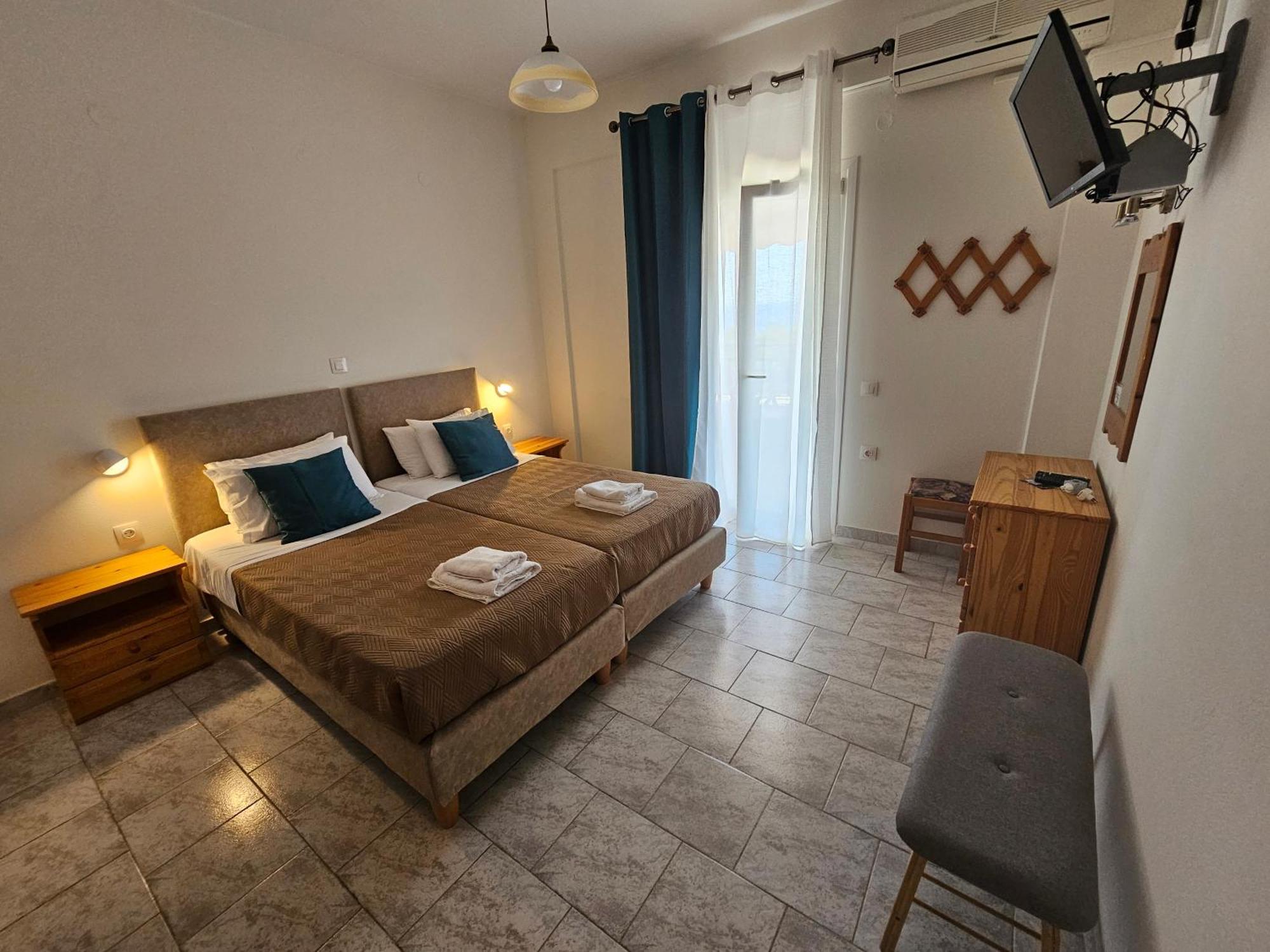 Fotini'S Apartments - Pelekas Beach ภายนอก รูปภาพ