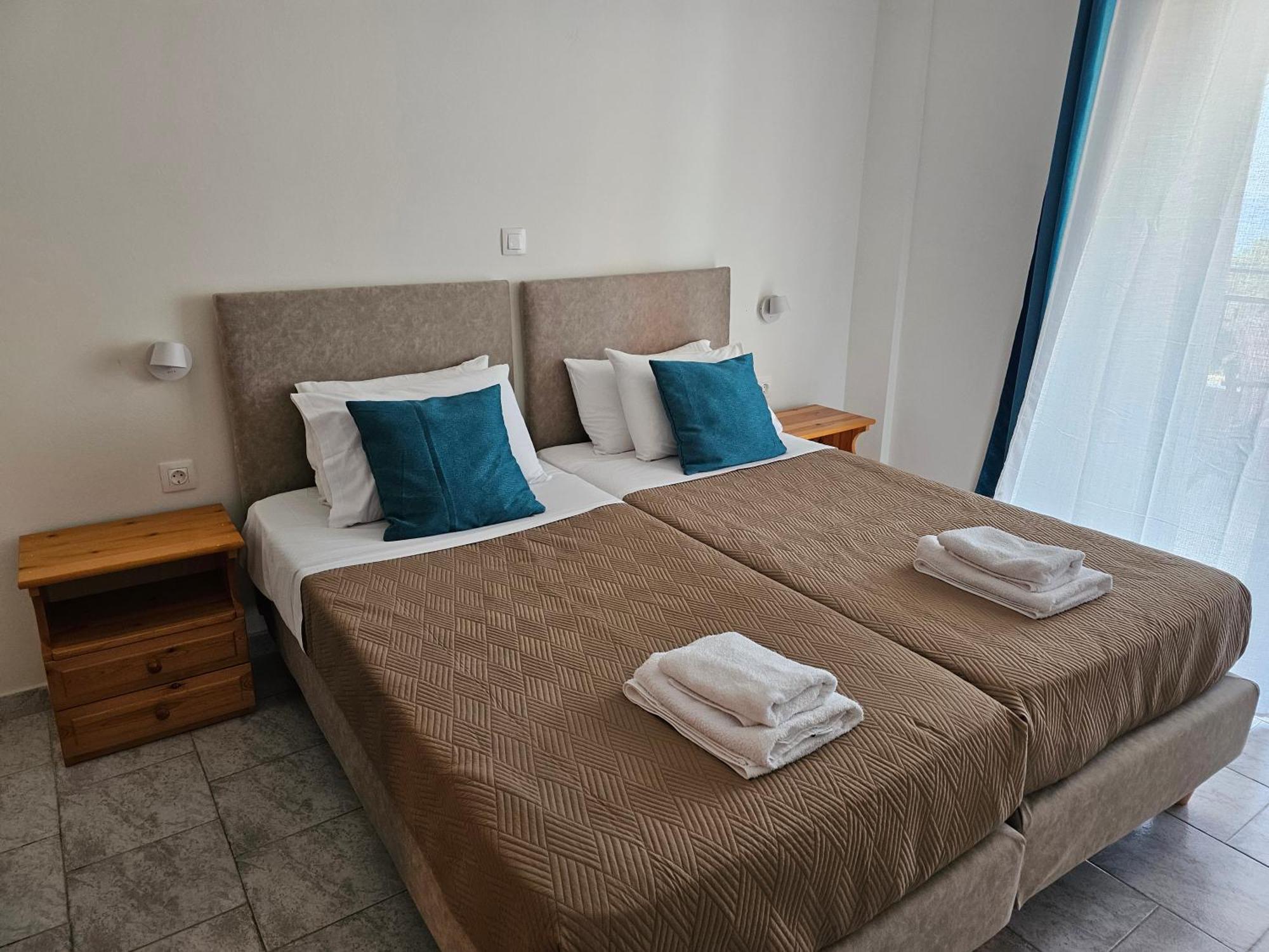 Fotini'S Apartments - Pelekas Beach ภายนอก รูปภาพ