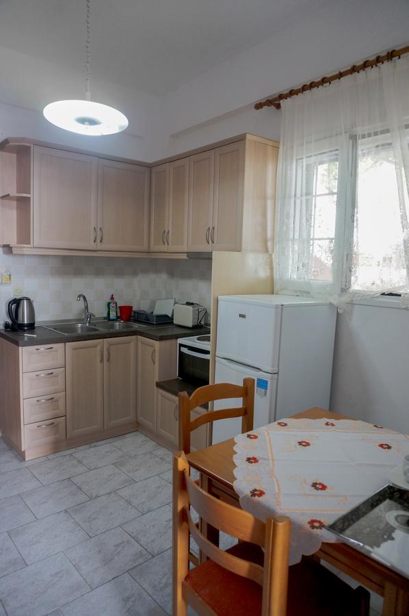 Fotini'S Apartments - Pelekas Beach ภายนอก รูปภาพ
